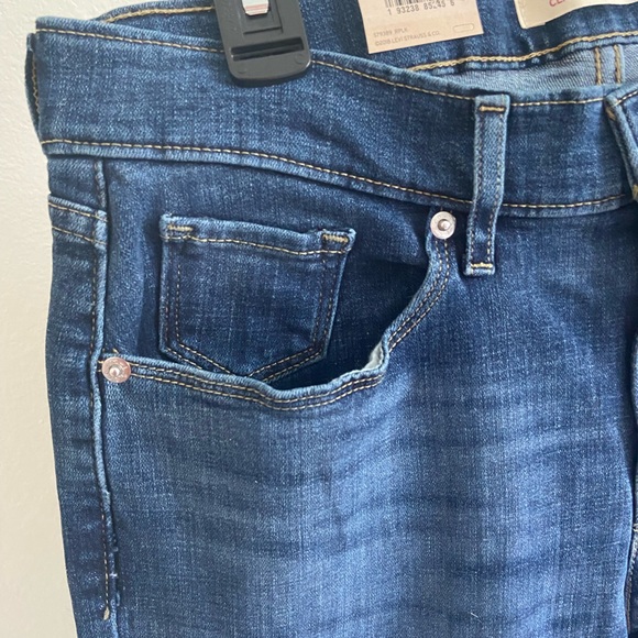 NWT Levi’s Classic Straight Hyper Sculpt Size 6 Long W28xL32 - Picture 2 of 11